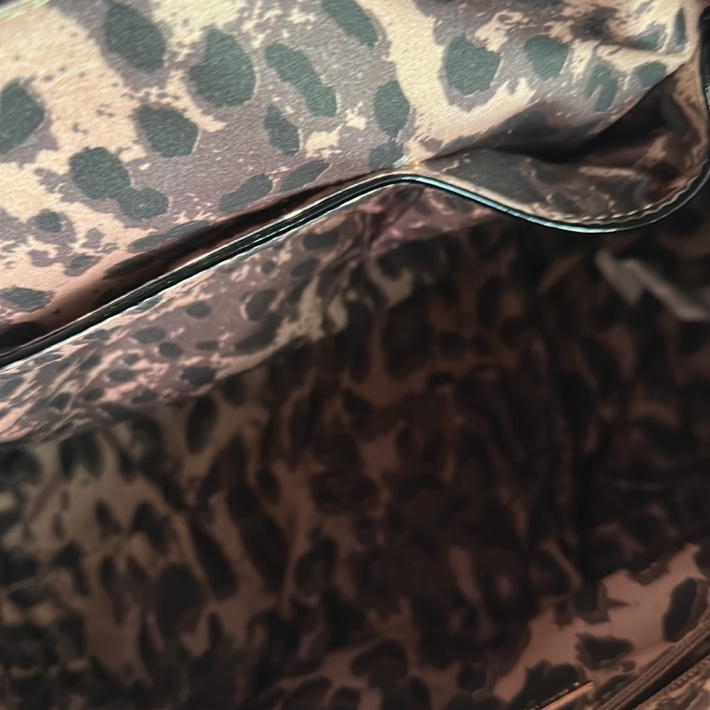 A purse - Picture 11 of 13